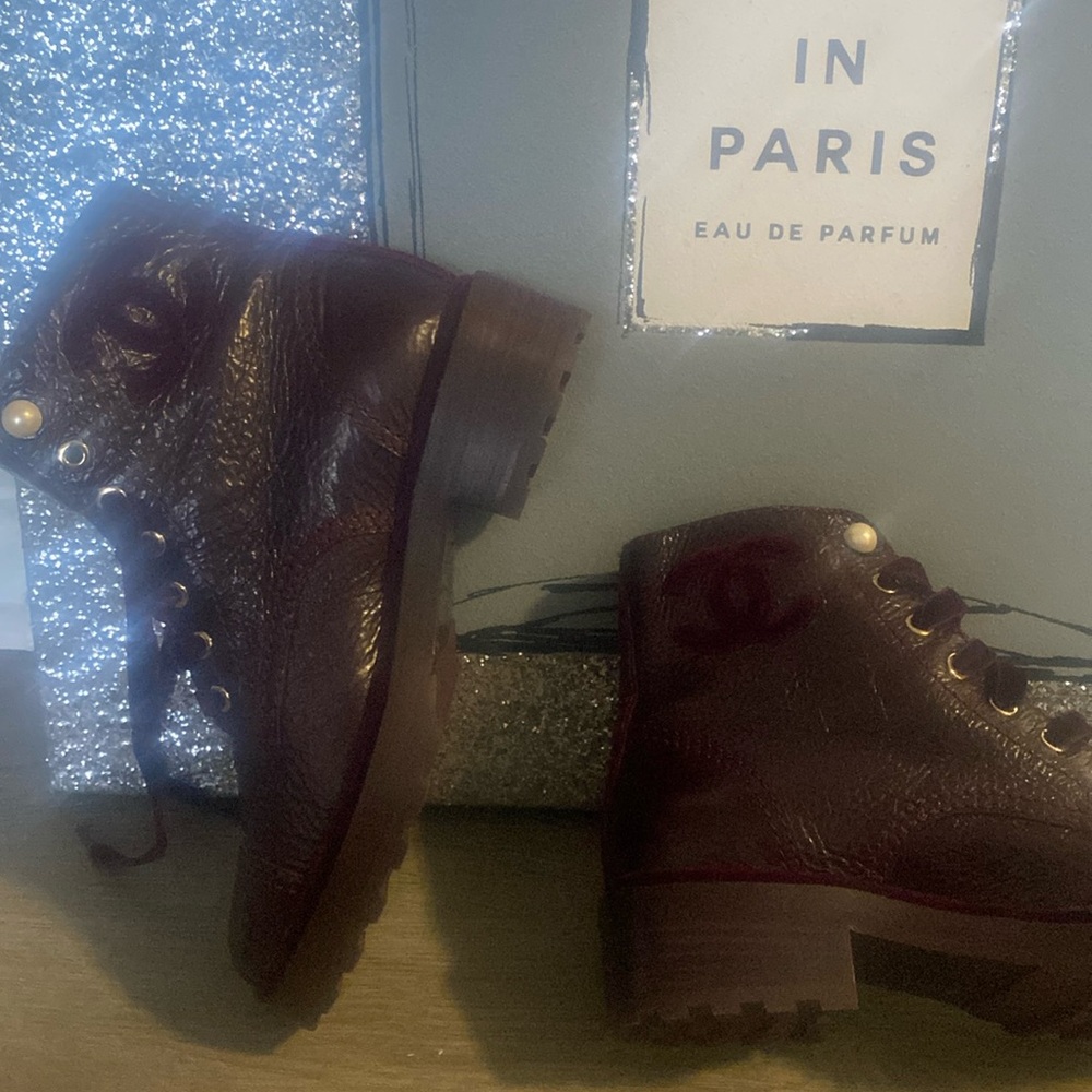 Authentic Chanel short boots size 38.5, burgundy